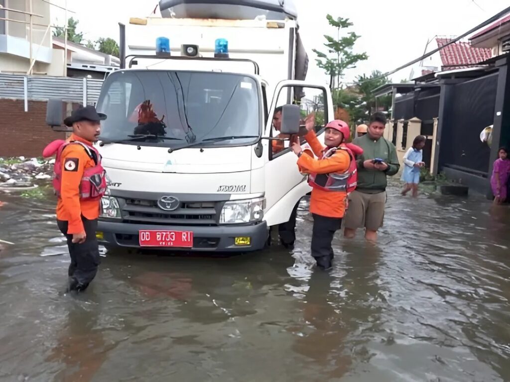 Walikota Makassar Imbau Warga Siaga Hadapi Banjir Akibat Hujan Lebat dan Pasang Laut