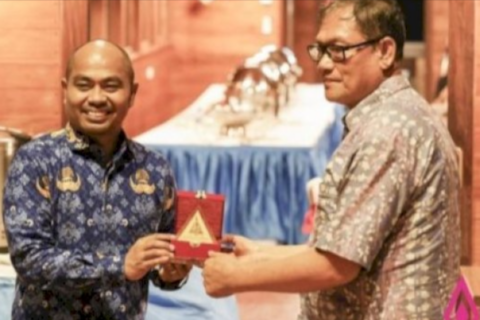 Kadispar Makassar Sambut Peserta ICAS 2024 Dengan Sailing di Pantai Losari