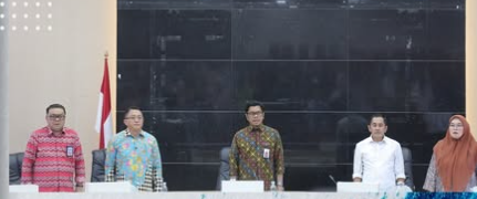 Seluruh Kepala Bidang DPPKB Kota Makassar Hadiri Rapat Evaluasi dan Tindak Lanjut Intervensi Serentak Pencegahan Stunting