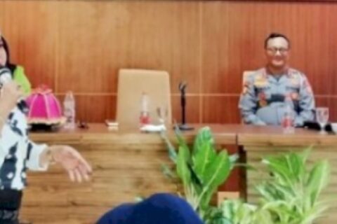 Sosialisasi Perda, Nunung Dasniar Ajak Warga Makassar Rutin Bayar Retribusi Sampah
