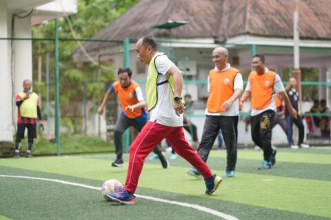 Silaturahmi Lewat Mini Soccer: Korpri Sulbar dan Pj Gubernur Sulsel Perkuat Kebersamaan