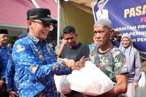 Penjabat Gubernur Sulsel Tinjau Kegiatan Sosial dan Pengukuhan Dewan Pengurus Korpri Kabupaten Wajo