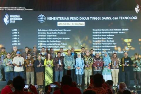 UNM Raih Dua Penghargaan Terbaik di Anugerah Diktisaintek 2024, Ciptakan Prestasi Gemilang