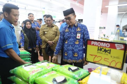 Pj Sekda Makassar Tinjau Kenaikan Harga Bahan Pokok Jelang Nataru, Stok Masih Aman