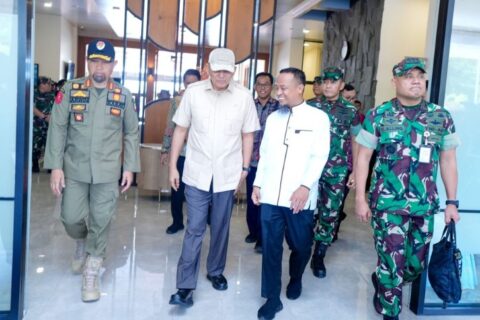 Gubernur Sulsel Sambut Menhan RI di Lanud Sultan Hasanuddin, Bahas Sinergi Pusat dan Daerah