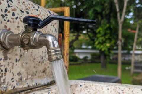 Setelah Lama Menanti, Air Bersih Kini Mengalir Lancar di Gontang Dalam dan Samalona