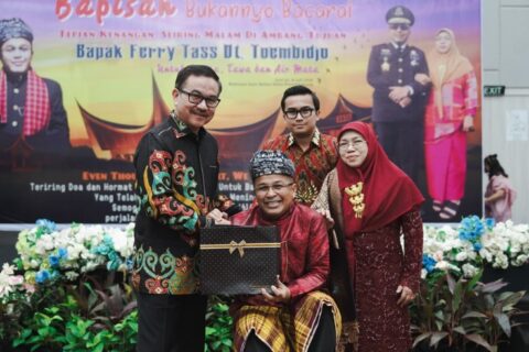 Malam Perpisahan Bernuansa Minangkabau, Feri Tas Toembidjo Dilepas Menuju Jabatan Baru di Kejagung RI