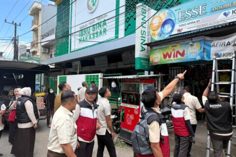 Reklame Ilegal Menjamur, Pemkot Makassar Tertibkan di 16 Titik