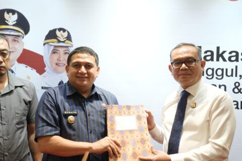 Kejari Bongkar Aset Kenderaan Tak Bertuan, 49 Randis Resmi Diserahkan ke Pemkot
