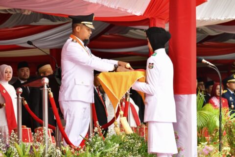Gubernur Andi Sudirman Pimpin Upacara HUT ke-80 RI, Tekankan Ekonomi dan Luncurkan Program Baru
