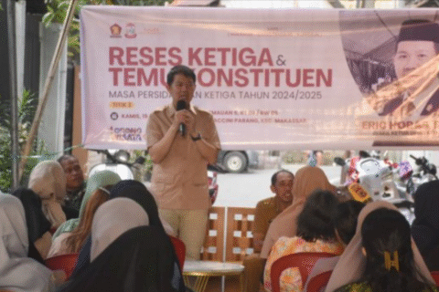 Eric Horas Minta Dinas Pendidikan Antusias Salurkan Seragam Gratis