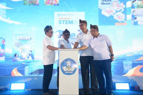 Kemendikdasmen Rilis Panduan dan Buku Kurasi STEM untuk Perkuat Pendidikan Digital