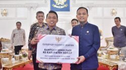 Dorong Swasembada Pangan, Gubernur Sulsel Salurkan Bantuan Benih ke Soppeng dan Sidrap