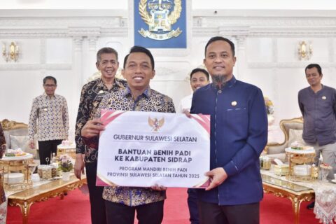 Dorong Swasembada Pangan, Gubernur Sulsel Salurkan Bantuan Benih ke Soppeng dan Sidrap