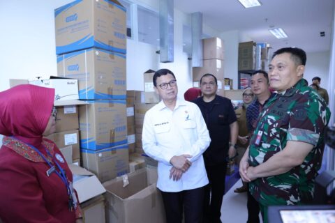 Kawal Kedaulatan Obat, Taruna Ikrar Kunjungi Instalasi Farmasi RS Jenderal Sudirman.