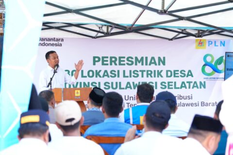 Gubernur Sulsel Meresmikan 1486 SuperSUN Listrik Tenaga Surya di 80 Desa