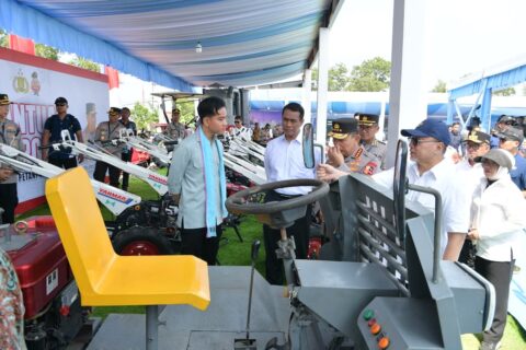 Mentan Amran Dampingi Wapres Gibran Tanam Jagung Serentak di Banten