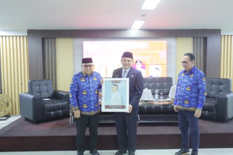 Munafri Ajak Generasi Muda Rawat Bahasa di Tengah Arus Global