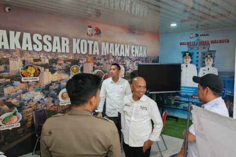 Sekdis Disdukcapil Makassar Monitoring Hari Kedua Layanan Kependudukan di 4 Kecamatan