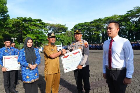 Gubernur Sulsel Beri Penghargaan kepada 7 Anggota Polri atas Keberhasilan Ungkap Kasus Penculikan Bilqis