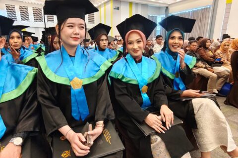 STIE Indonesia Makassar Cetak 110 Wisudawan Unggul, Mayoritas Penerima KIP Kuliah