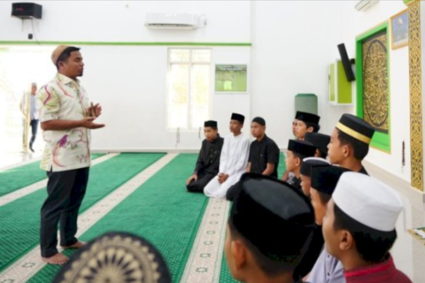 Wali Kota Tasming Hamid Tinjau Program Religi Murid SD-SMP di Masjid Nurul Mukhlisin Parepare