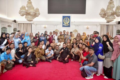 Gubernur Sulsel Lepas 100 Nakes dan Tambahan Rp1 Miliar untuk Bantu Penanganan Bencana di Aceh Tamiang