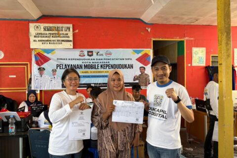 Pelayanan KTP-el di Pulau Kodingareng dan Barrangcaddi Kini Lebih Mudah Lewat Layanan Jemput Bola