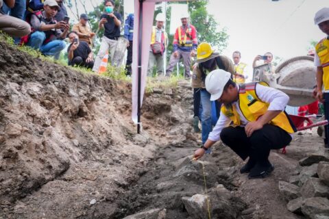 Pembangunan Paket 4 MYC Konektivitas Jalan 5 Kabupaten di Sulsel Resmi Dimulai