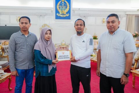 Gubernur Sulsel Beri Santunan dan Beasiswa Pendidikan Anak Korban Insiden Laut Pangkep