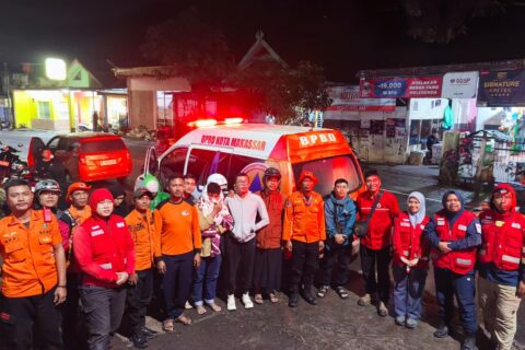 BPBD Makassar Bergerak Cepat Evakuasi 13 Warga di Sungai Jeneberang