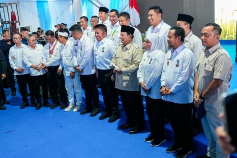 Sukses Tingkatkan Pertanian, Gubernur Sulsel Terima Satyalancana Wira Karya dari Presiden Prabowo
