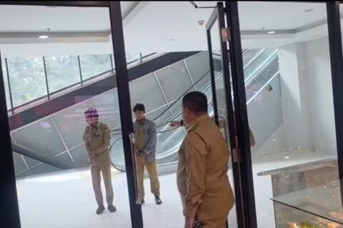 Sidak di MGC, Munafri Dapati Pegawai Santai Merokok Saat Jam Kerja