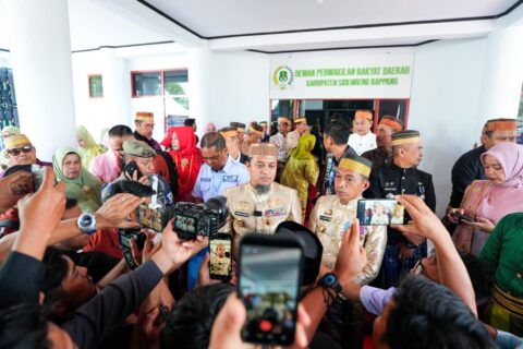 HUT Sidrap 682 Tahun, Gubernur Sulsel Serahkan Bantuan Rp15 M hingga Alsintan