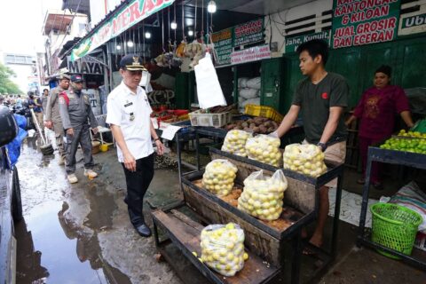 Pemkot Makassar Kedepankan Pendekatan Humanis Sebelum Tertibkan Lapak di Atas Drainase dan Trotoar