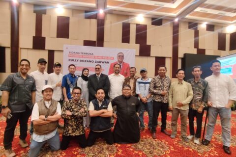 Bedah Strategi Relawan Dozer: Rully Rozano Raih Gelar Doktor di Unhas dengan Predikat Sangat Memuaskan