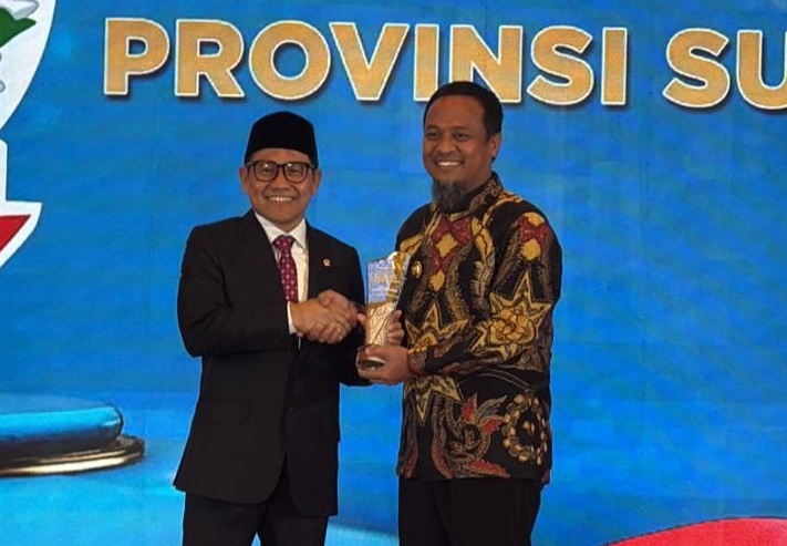 Andi Sudirman Sulaiman menerima penghargaan National Governance Awards 2026 di Jakarta - Linisiar