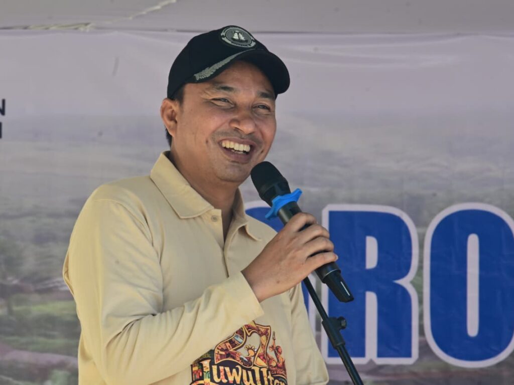 Prosesi groundbreaking pembangunan jalan Sabbang-Tallang-Sae di Kecamatan Rongkong Luwu Utara