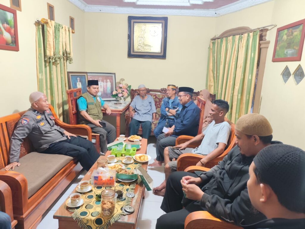 Disnaker Sulsel mengunjungi keluarga pelaut asal Gowa yang disandera di perairan Somalia