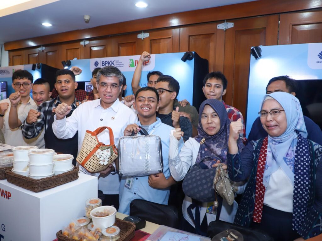 Menteri Ketenagakerjaan Yassierli saat meluncurkan Talent and Innovation Hub di BPKK Bekasi