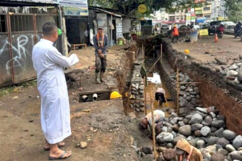 Andi Sudirman Sulaiman Tinjau Progres Jalan Hertasning, Drainase Diperbesar untuk Atasi Genangan