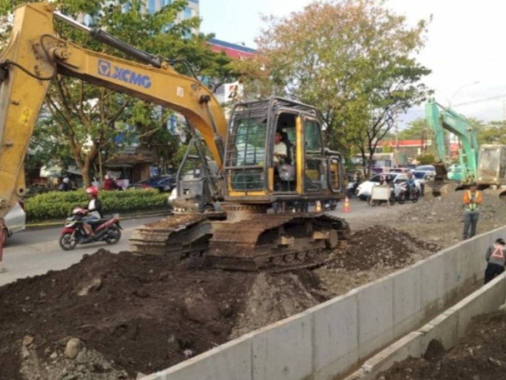 Gubernur Sulawesi Selatan Andi Sudirman Sulaiman memaparkan progres pembangunan MYP infrastruktur jalan di Sulsel