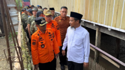 Andi Sudirman Tinjau Banjir di Bone, Pemprov Sulsel Salurkan Bantuan Rp1 Miliar