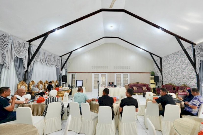 Ketua Korpri Sulsel, Jufri Rahman, memimpin rapat persiapan MTQ VIII Korpri Tingkat Nasional 2026 di Aula Rumah Jabatan Sekda Sulsel, Makassar.