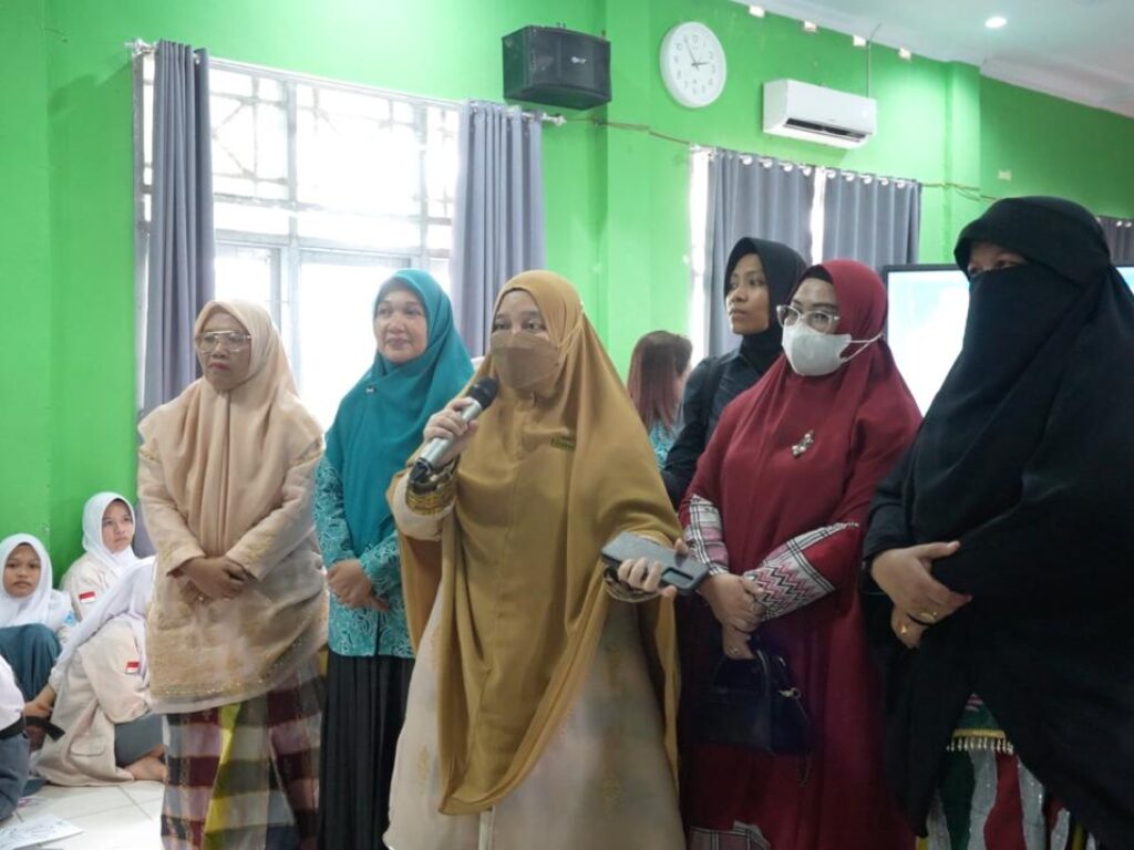 Kegiatan Fun Learning dan Parenting TP PKK Sulsel di SMA Negeri 1 Luwu Utara