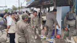 Pendekatan Humanis Berbuah Hasil, 16 PKL di Barawajah Bongkar Mandiri