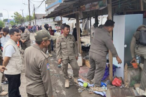 Pendekatan Humanis Berbuah Hasil, 16 PKL di Barawajah Bongkar Mandiri