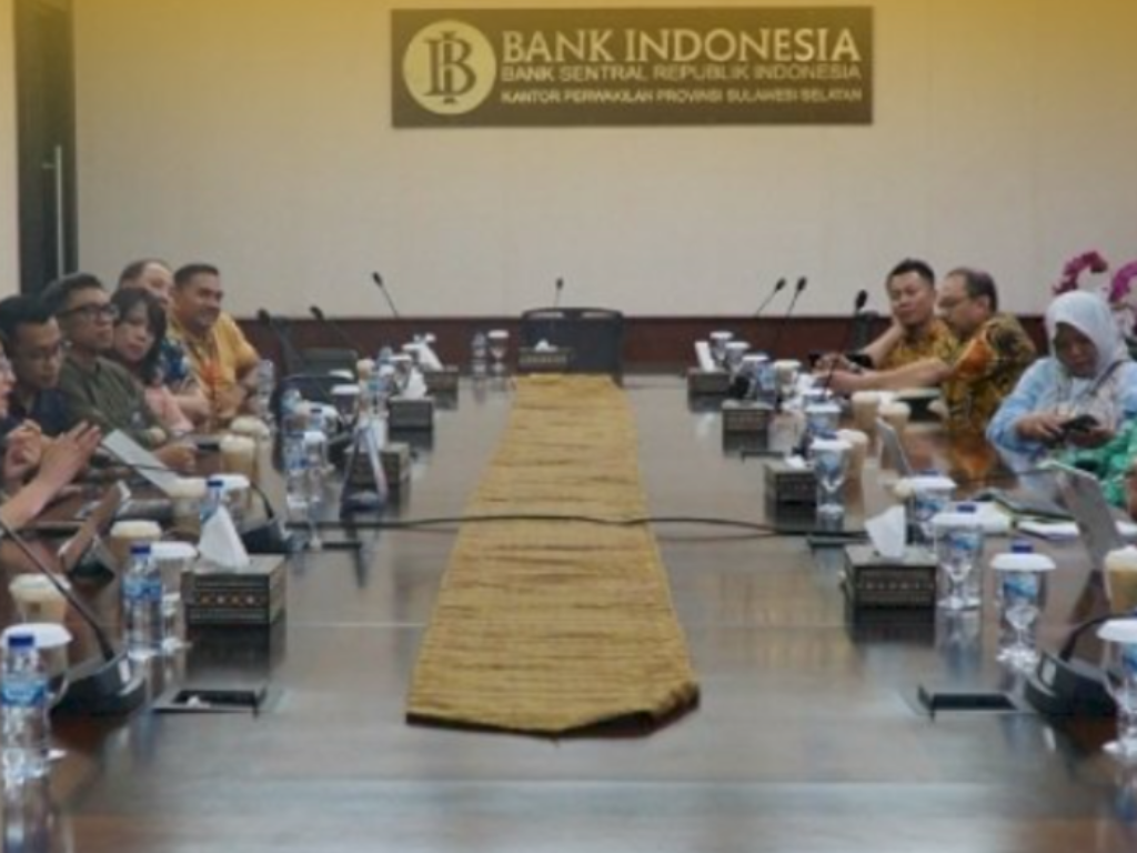 Kepala UPT PPDI Bapenda Kota Makassar, Ibnu Munzier Hasri Gani, menghadiri QRIS Jelajah Indonesia 2026 di Kantor Perwakilan Bank Indonesia Provinsi Sulawesi Selatan sebagai bentuk dukungan terhadap penguatan ekosistem pembayaran digital.
