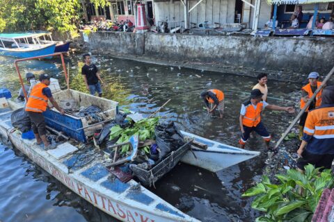 Peringati HLH 2026, Kecamatan Ujung Pandang Angkut 108 Kilogram Sampah dari Laut dan Pesisir Losari
