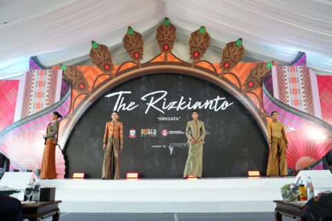 Melinda Aksa Apresiasi Fashion Show Tenun Nusantara dalam Indonesia Gastrodiplomacy Series 2026